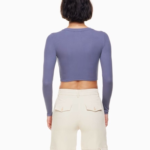 Aritzia Wilfred Free GoTo Cropped Longsleeve in Gd Deep Violet - Picture 2 of 11